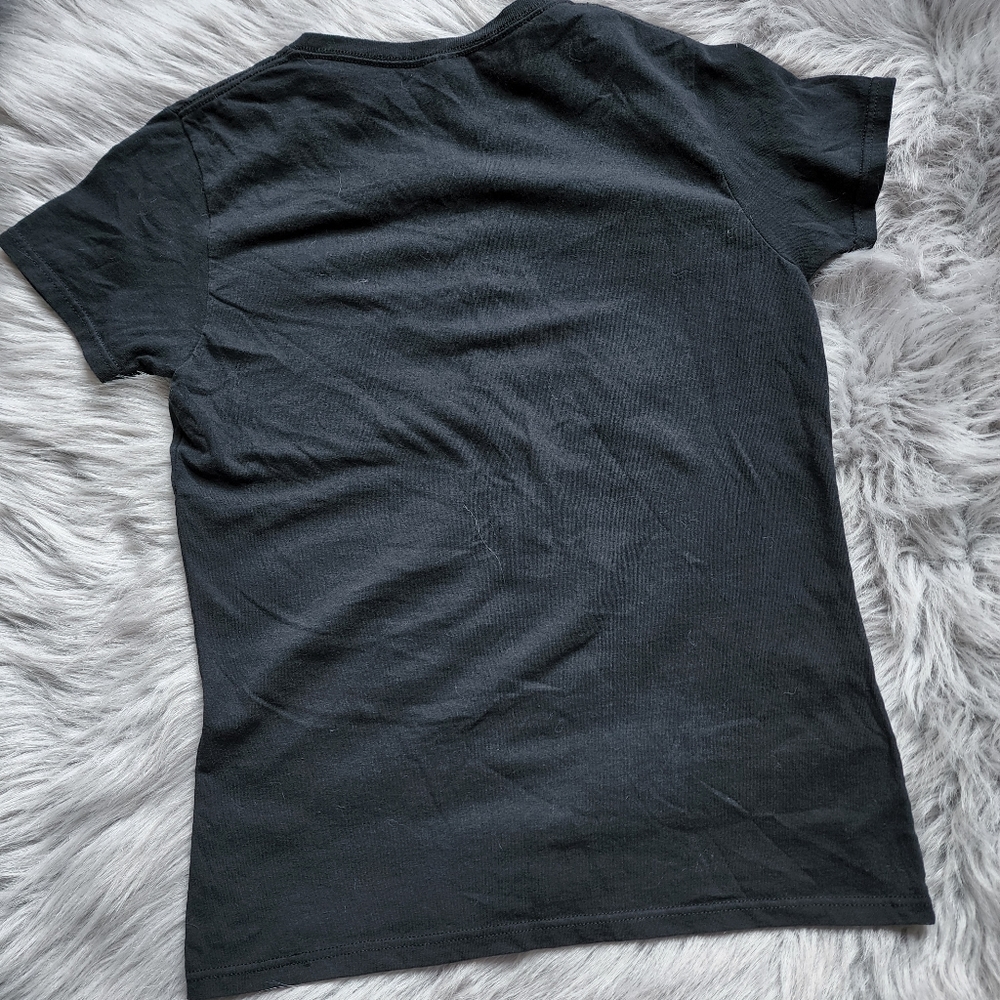 Gildan Leave me alone I'm only talking to my cat today graphic v-neck t-… - Picture 5 of 5